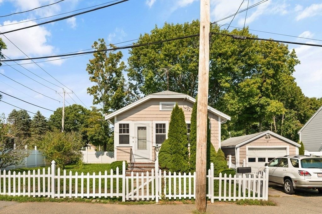 8 Plain St, Randolph, MA 02368