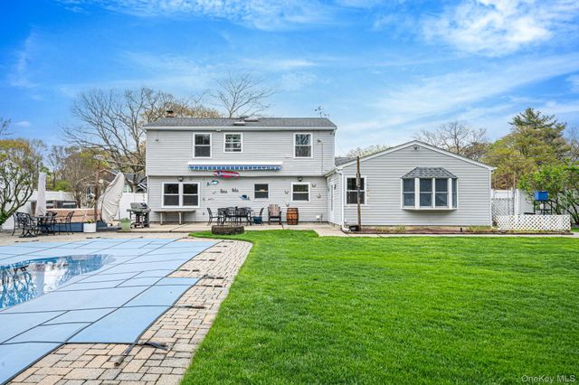 12 Wilmont Turn, Coram, NY 11727