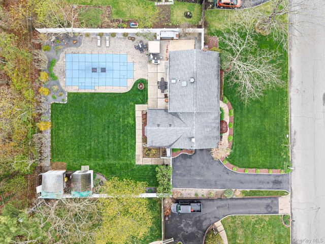 12 Wilmont Turn, Coram, NY 11727