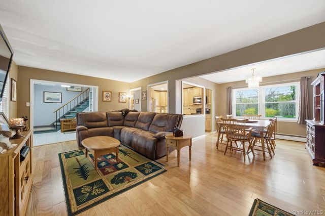 12 Wilmont Turn, Coram, NY 11727