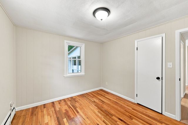 46 Kay St, Springfield, MA 01109