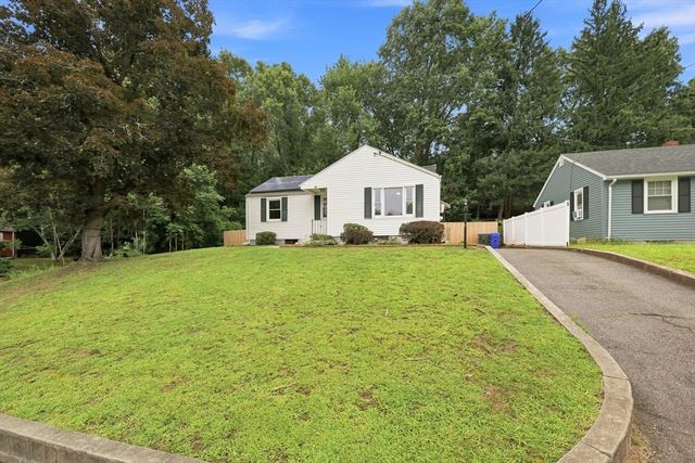 46 Kay St, Springfield, MA 01109