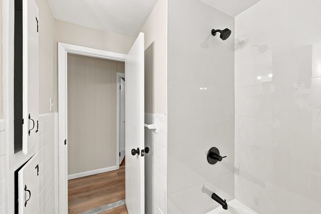 46 Kay St, Springfield, MA 01109