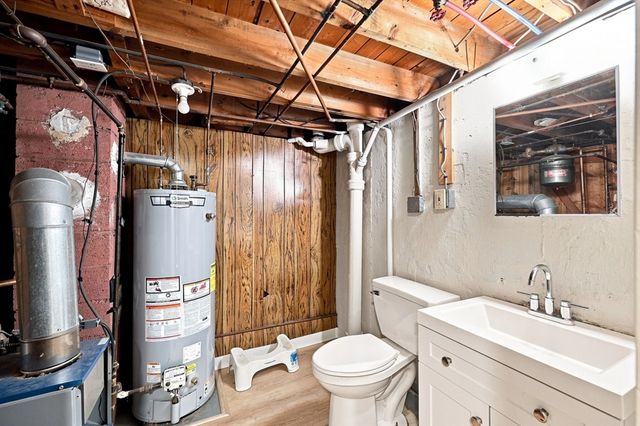 46 Kay St, Springfield, MA 01109