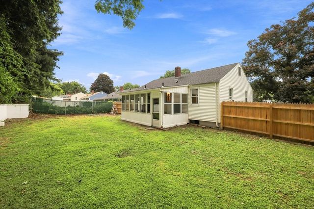 46 Kay St, Springfield, MA 01109