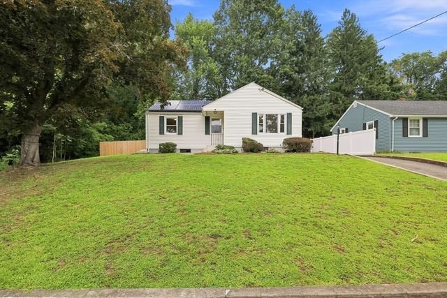 46 Kay St, Springfield, MA 01109