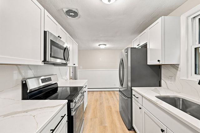 46 Kay St, Springfield, MA 01109