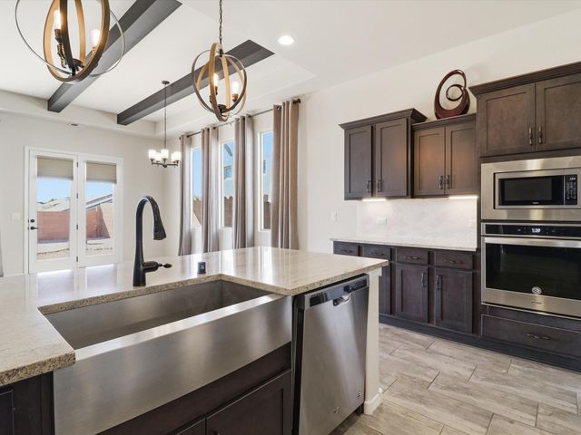 6936 Dusty Drive NE, Rio Rancho, NM 87144