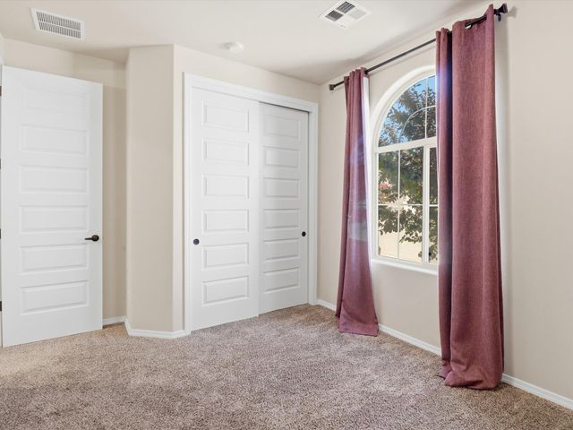 6936 Dusty Drive NE, Rio Rancho, NM 87144