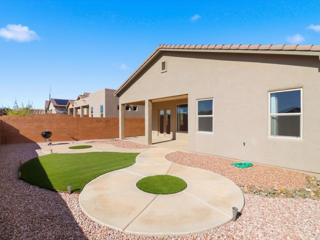 6936 Dusty Drive NE, Rio Rancho, NM 87144