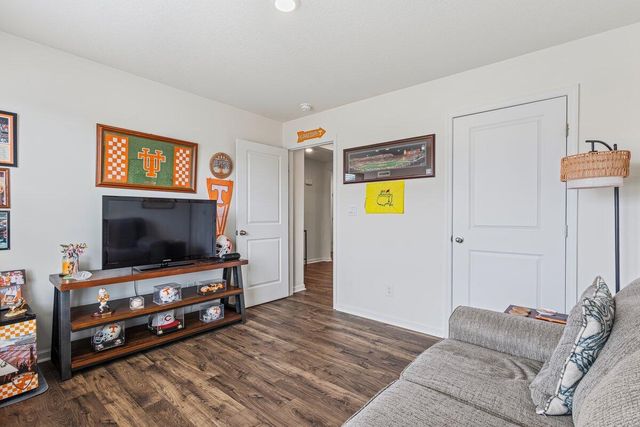 176 Crescent Circle, Niota, TN 37826