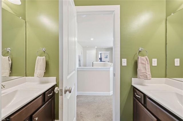 6001 Gardenstone CIR, Suffolk, VA 23434