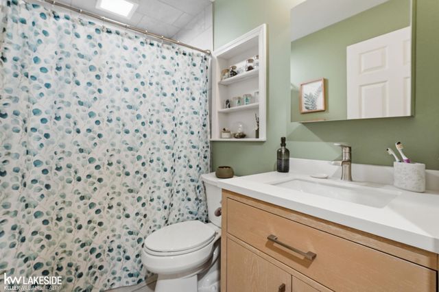 740 Robbinann Drive, Waterford, MI 48328