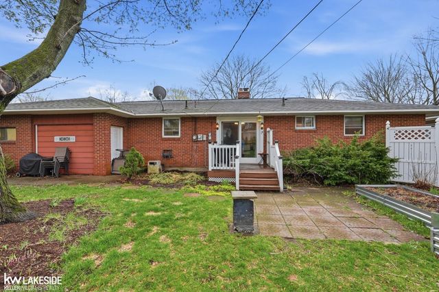 740 Robbinann Drive, Waterford, MI 48328