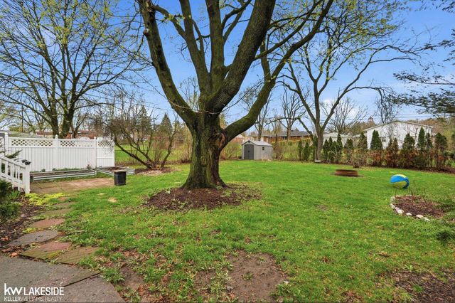 740 Robbinann Drive, Waterford, MI 48328