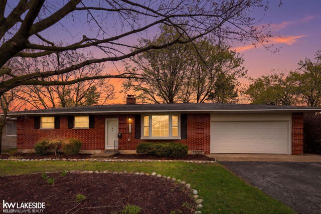 740 Robbinann Drive, Waterford, MI 48328