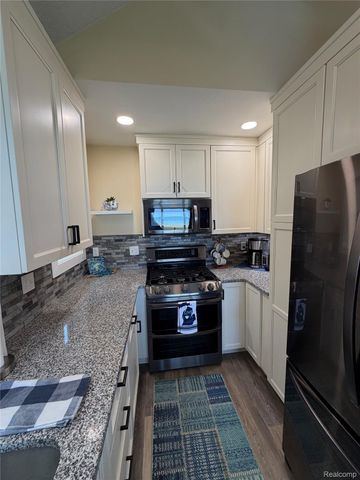 6897 N Us Highway 23, Oscoda Charter Township, MI 48750