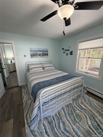 6897 N Us Highway 23, Oscoda Charter Township, MI 48750
