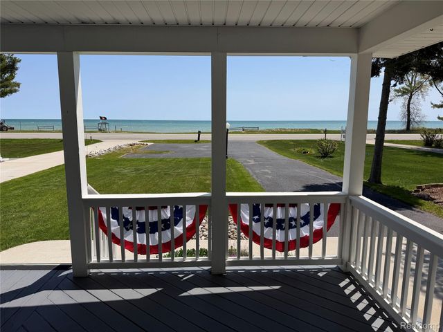 6897 N Us Highway 23, Oscoda Charter Township, MI 48750
