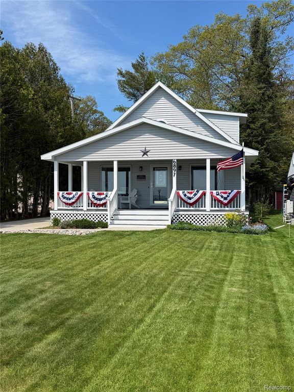 6897 N Us Highway 23, Oscoda Charter Township, MI 48750