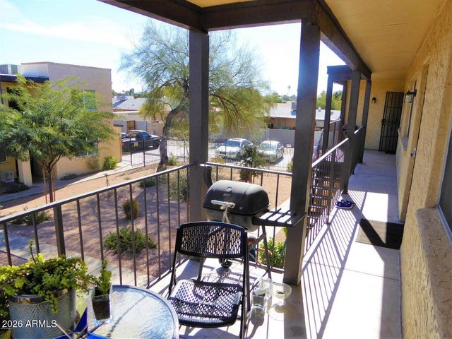 819 W RAY Road, Chandler, AZ 85225