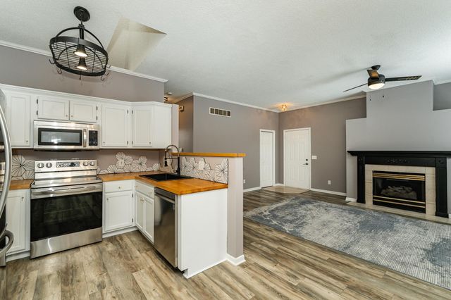 1935 Cabernet Lane NW, Rochester, MN 55901