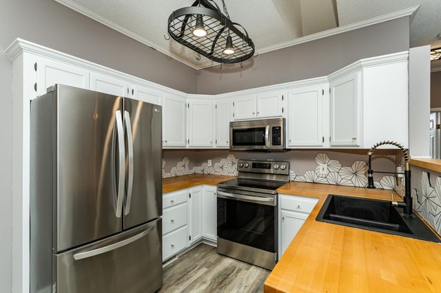 1935 Cabernet Lane NW, Rochester, MN 55901