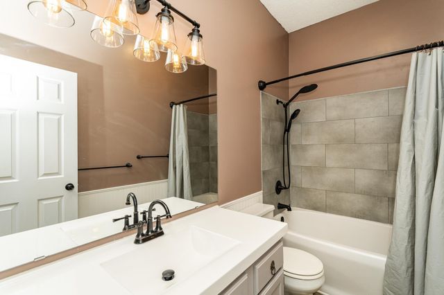 1935 Cabernet Lane NW, Rochester, MN 55901