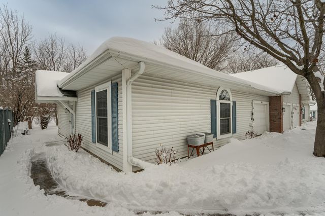 1935 Cabernet Lane NW, Rochester, MN 55901