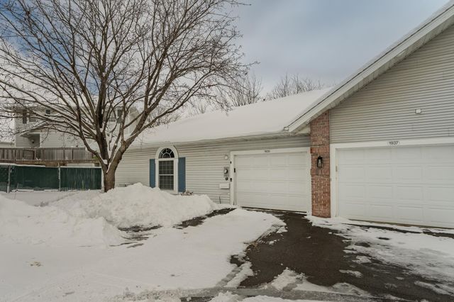 1935 Cabernet Lane NW, Rochester, MN 55901