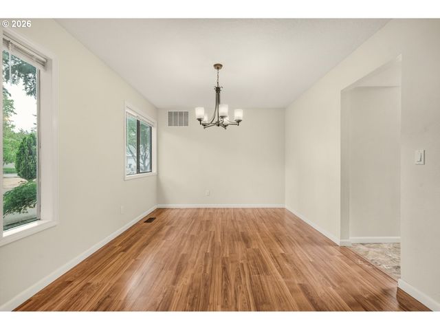 151 Ne SHANNON St, Hillsboro, OR 97124