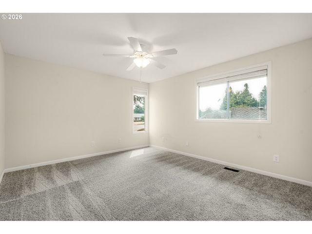 151 Ne SHANNON St, Hillsboro, OR 97124