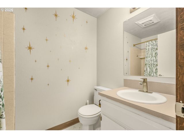 151 Ne SHANNON St, Hillsboro, OR 97124