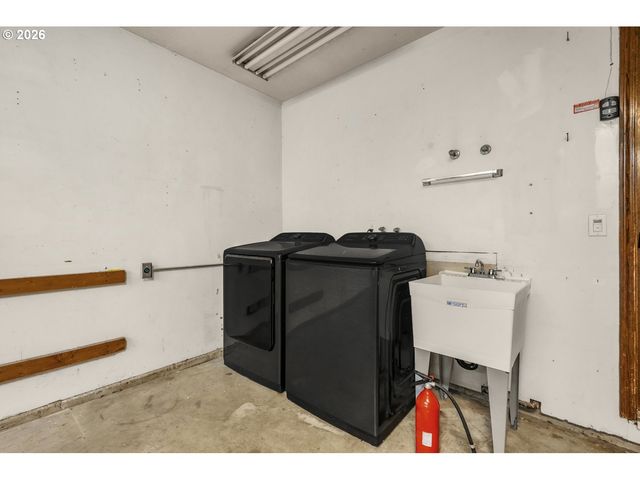 151 Ne SHANNON St, Hillsboro, OR 97124