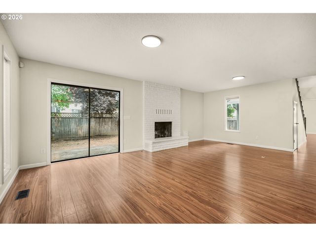 151 Ne SHANNON St, Hillsboro, OR 97124