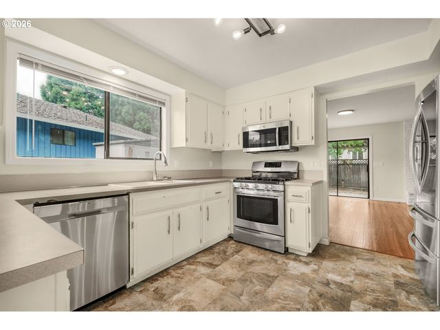 151 Ne SHANNON St, Hillsboro, OR 97124