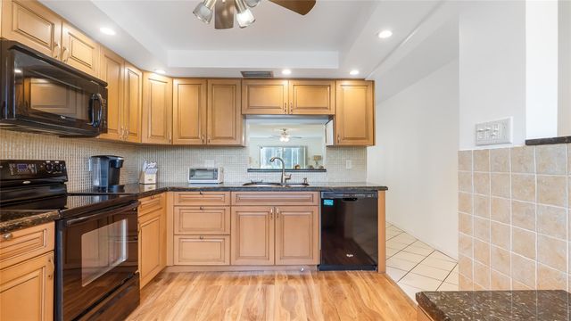 2201 W Lucaya Bnd A1, Coconut Creek, FL 33066