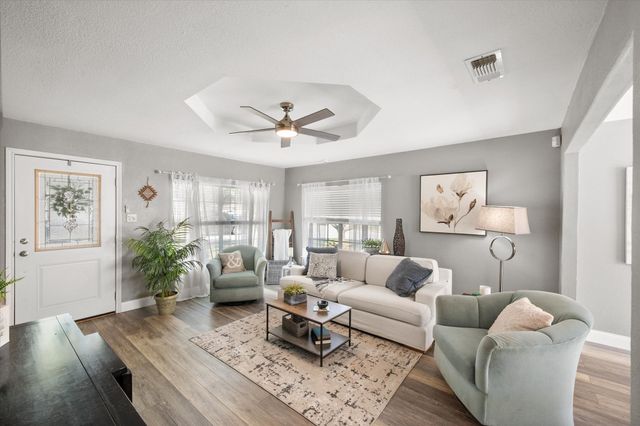 2700 Yorkfield Court, Arlington, TX 76001