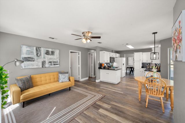 2700 Yorkfield Court, Arlington, TX 76001