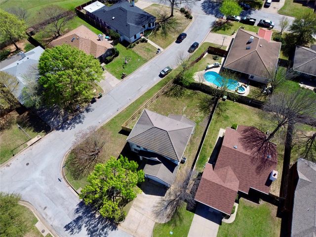 2700 Yorkfield Court, Arlington, TX 76001