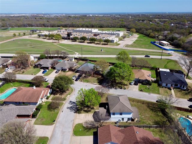 2700 Yorkfield Court, Arlington, TX 76001