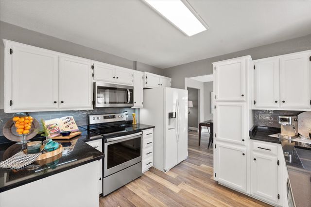 2700 Yorkfield Court, Arlington, TX 76001