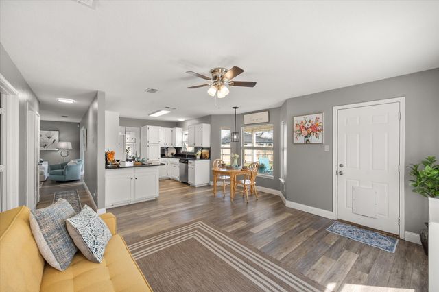 2700 Yorkfield Court, Arlington, TX 76001