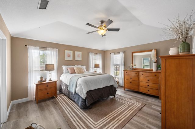 2700 Yorkfield Court, Arlington, TX 76001