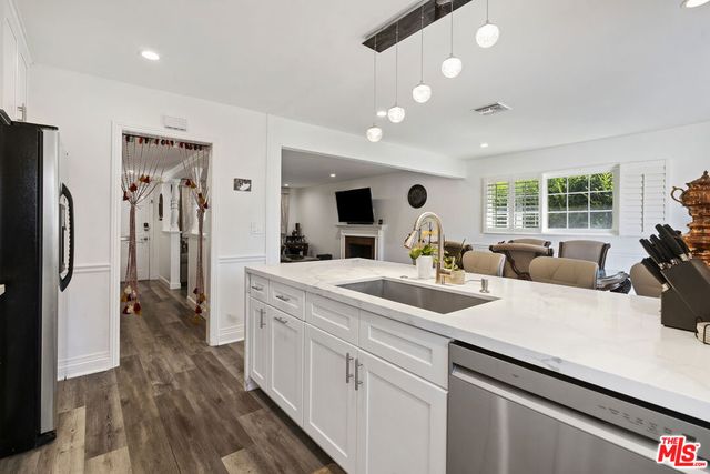 22509 Saticoy Street, West Hills, CA 91307