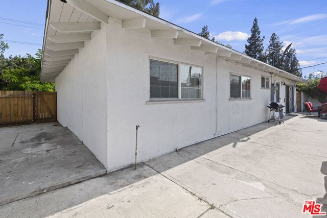 22509 Saticoy Street, West Hills, CA 91307