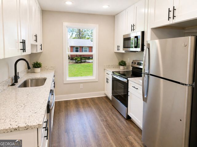 86 Colfax Street, Hartwell, GA 30643