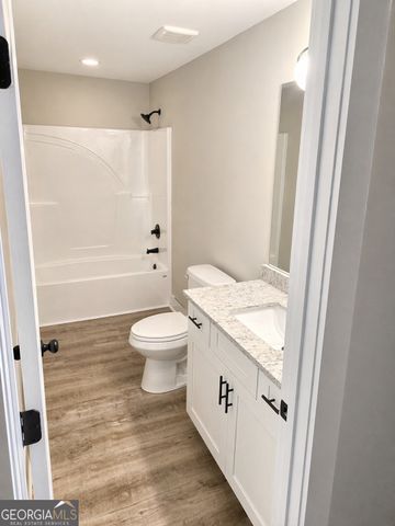 86 Colfax Street, Hartwell, GA 30643