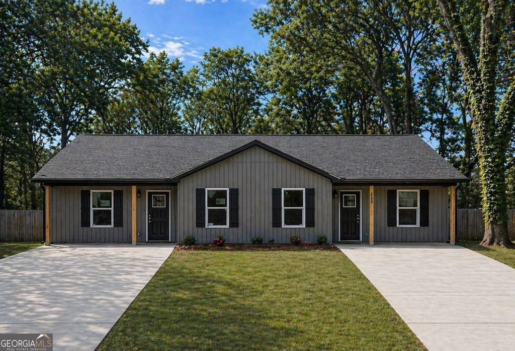 86 Colfax Street, Hartwell, GA 30643