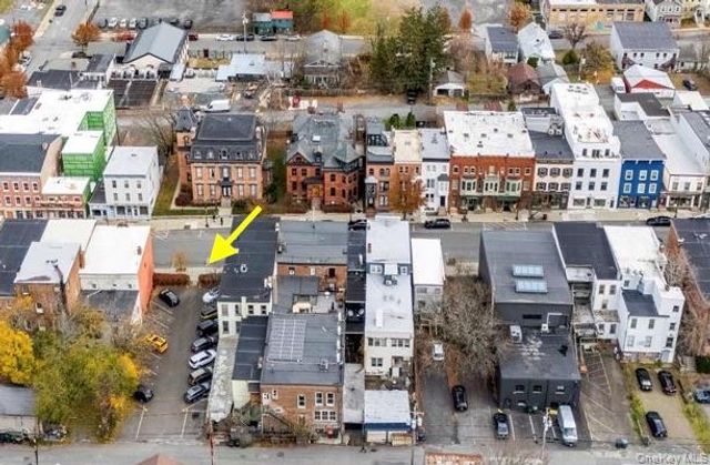 411 Warren Street, Hudson, NY 12534